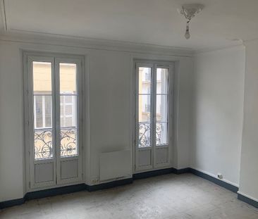 Appartement 3 pièces 73m2 MARSEILLE 1ER 725 euros - Photo 5