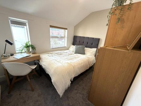 1 bedroom in a house share to rent - Photo 3