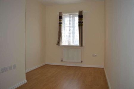 The Boulevard, Greenhithe, DA9 - Photo 2