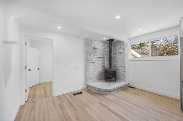 For Lease - 338 Old Mosley Street Unit# Unit 2, Wasaga Beach, Ontario - Photo 1