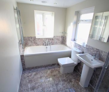 3 bedroom semi-detached house to rent - Photo 6