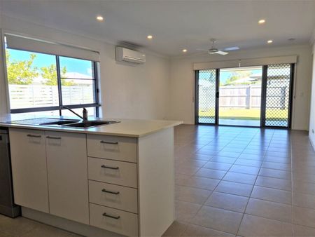 Impeccable Family Living only 800m from the Waterfront - Photo 5