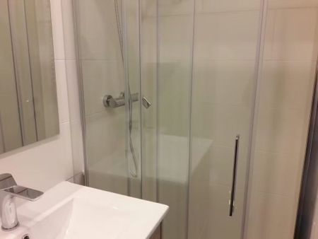 Carrer del Comte de Güell, Barcelona, Catalonia 08028 - Photo 5