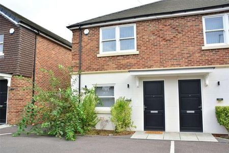 Riefield Road, London, SE9 - Photo 2