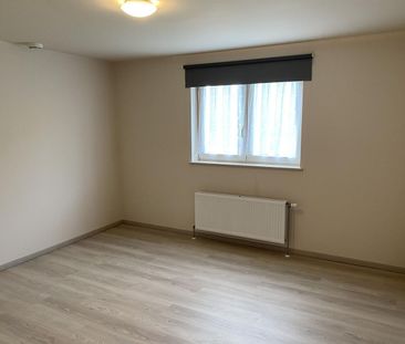 Recente, ruime 3-gevel woning, ideaal gelegen nabij het centrum van... - Foto 5