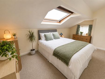 5 bedroom terraced house to rent - Photo 4