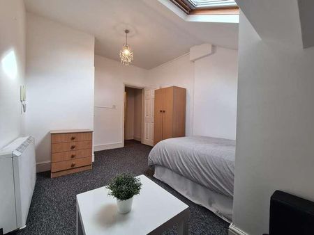 The Parkside, Lloyd Street South, Manchester, M14 - Photo 4