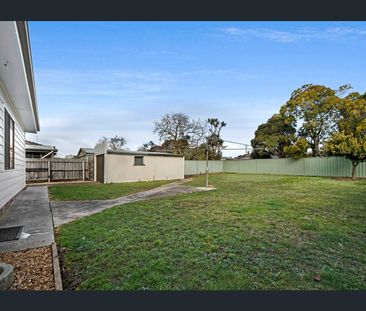 69 Hastings St, Wendouree, Vic 3355 - Photo 2