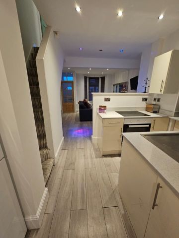 2 Bed Terraced House, Strathcona Road, L15 - Photo 5