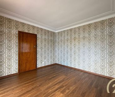 5 Bedroom Family Home in a Prime Location! - Photo 5