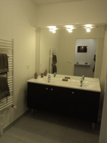 Location Appartement 4 pièces 86m² - Photo 3
