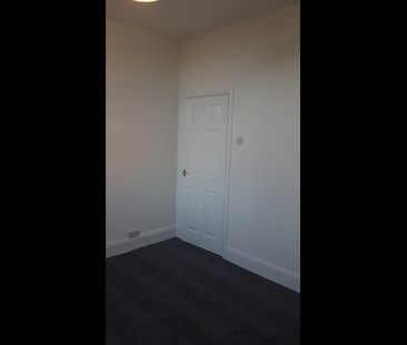 2 Bed Flat, Austhorpe Road, LS15 - Photo 4