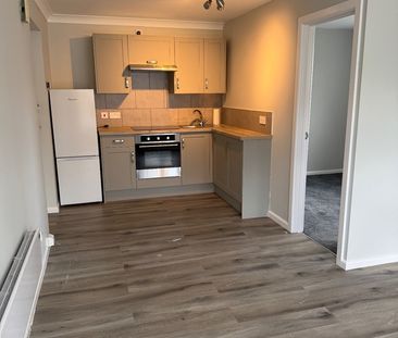 1 Bed Flat, Fieldway Close, LS13 - Photo 2
