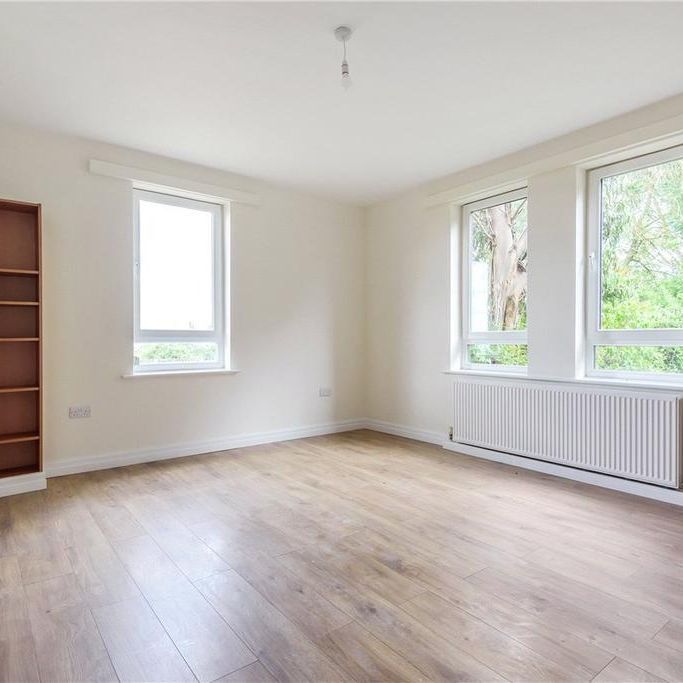 5 bedroom detached house to rent - Photo 1