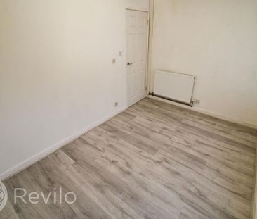 2 bedroom semi-detached house to rent - Photo 3