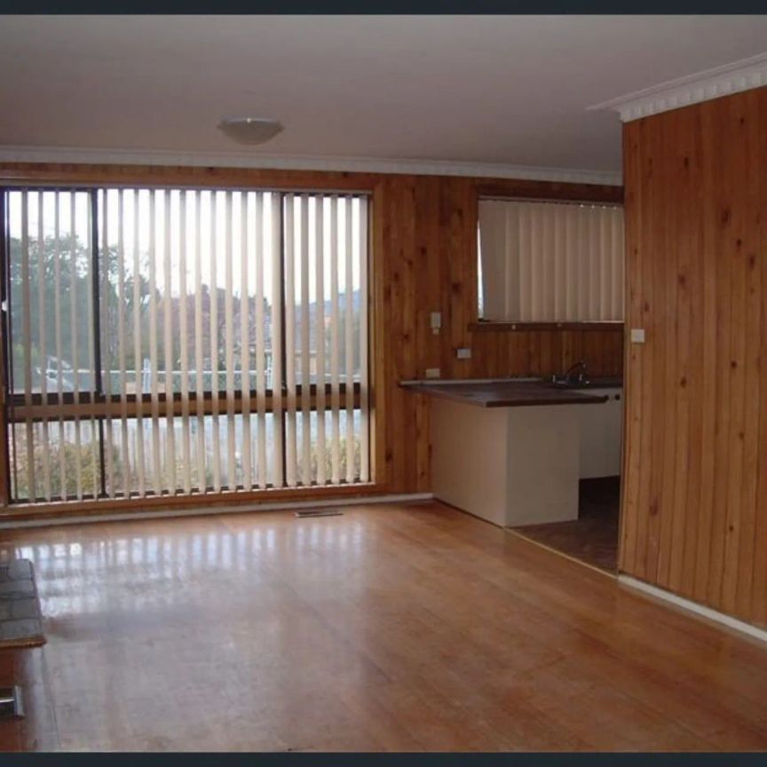 Huge Family Home - Photo 1