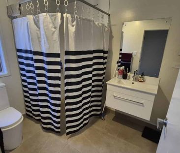 Charming Two-Bedroom Home with Modern Comforts - Photo 4