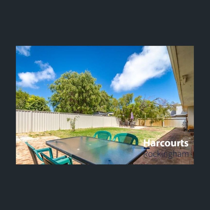 EXPERIENCE THE OCEAN BREEZE & HOLIDAY VIBES! - Photo 1