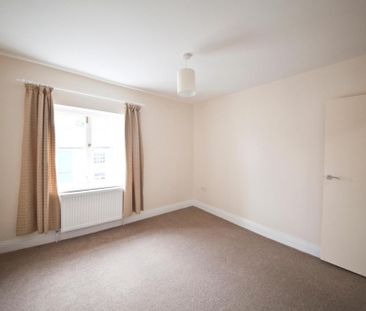 3 bedroom apartment to rent - Photo 4