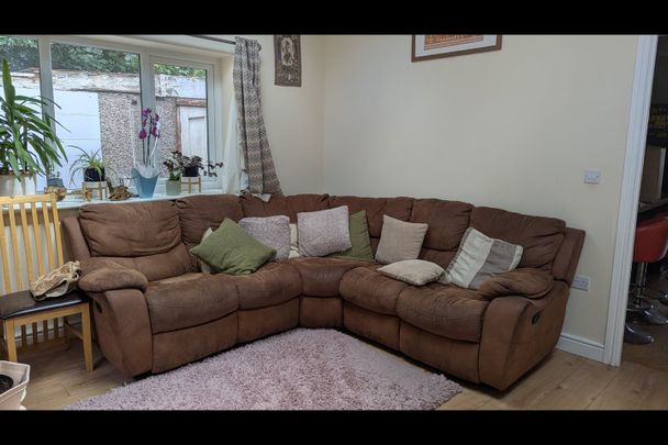 3 Bed Semi-Detached House, Highwood Avenue, LS17 - Photo 1