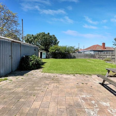 COZY, CUTE, CONVENIENT - Photo 5