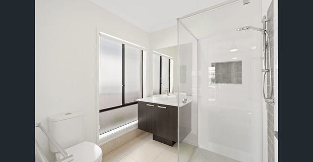 Four Bedroom Home in Walking Distance to Schools! - Photo 1