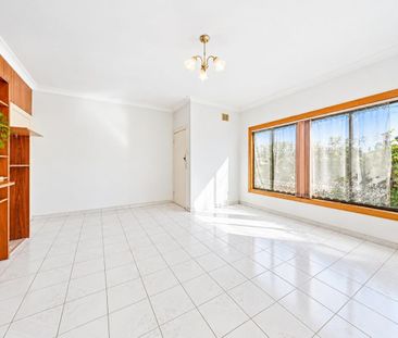 Comfortable 3-Bedroom Home Close to Cabramatta CBD - Photo 3