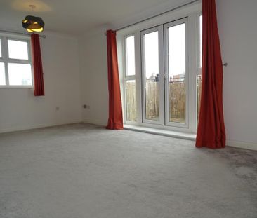 Available 2 Bed Apartment - Photo 4