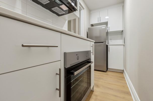 Clarence Street Apartments - Photo 1