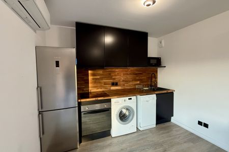 STUDIO FABRON MEUBLE / 26m2 + terrasse profonde 16m2 - Photo 2