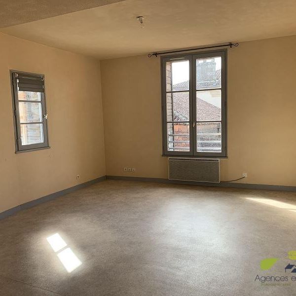 Location Appartement 3 pièces 60m² ST LEONARD DE NOBLAT 87400 - Photo 1