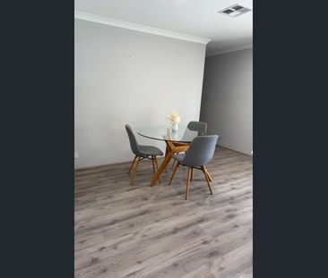 Immaculate and modern low maintenance home - Photo 1