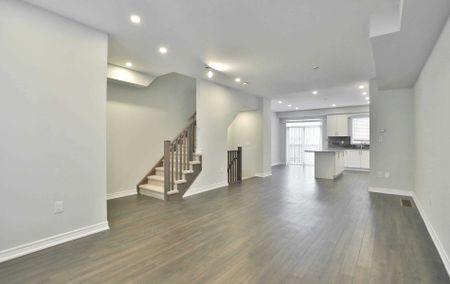 For Lease - 32 Rapids Lane, Hamilton, Ontario - Photo 3