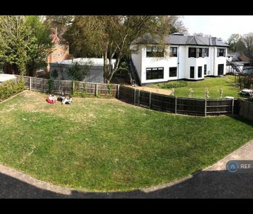 3 bedroom flat to rent - Photo 6