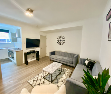 6 bedroom house to rent - Photo 6 | Rentumo