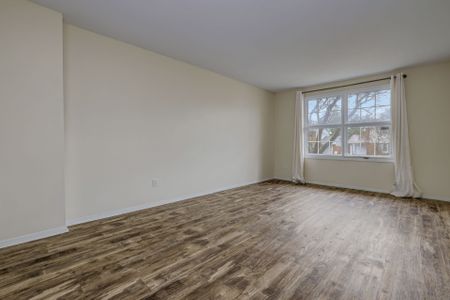 For Lease - 20 Meadowbank Drive, South of Baseline to Knoxdale, Ontario - Photo 5