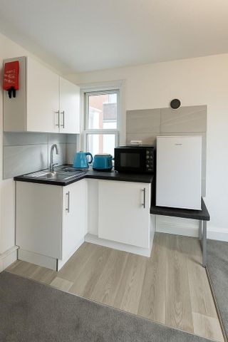 Studio to rent - Photo 3