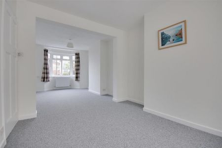 3 bedroom detached house to rent - Photo 3