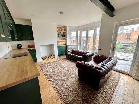 3 bedroom semi-detached house to rent - Photo 3