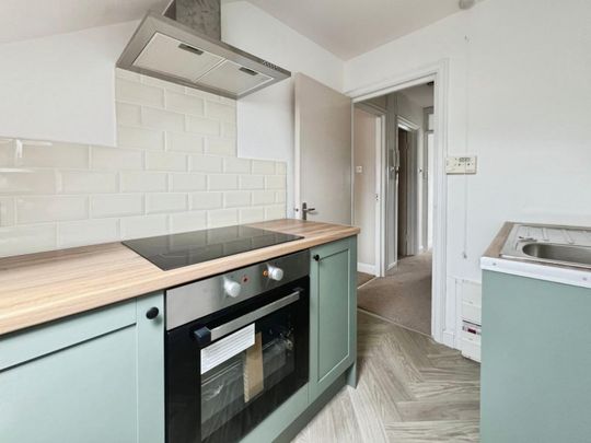1 bedroom Flat To Let - Photo 1