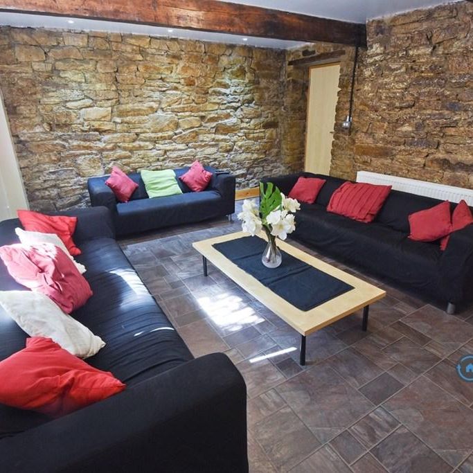 1 bedroom in a house share to rent - Photo 1