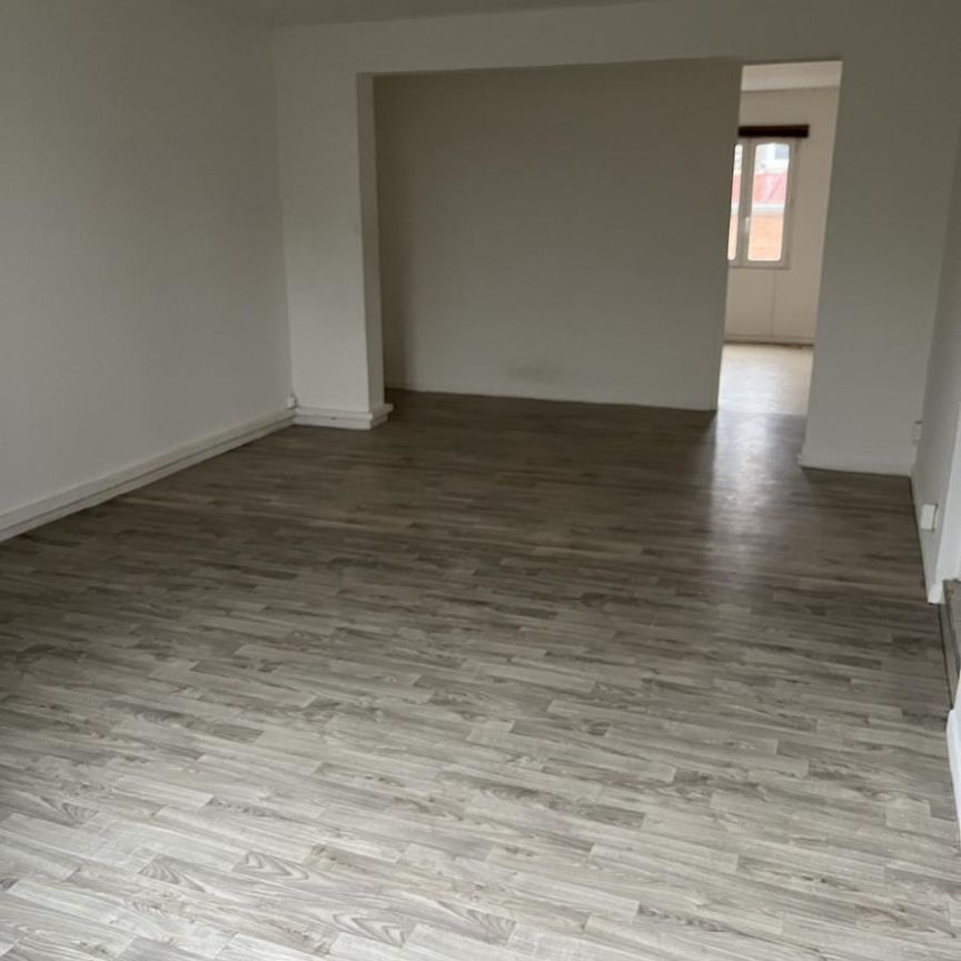 Location appartement - DOURGES - Photo 1