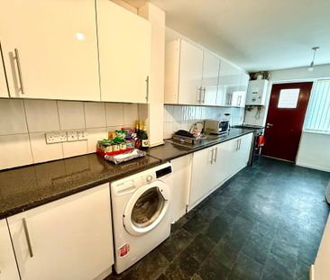 1 bedroom in a house share to rent - Photo 4
