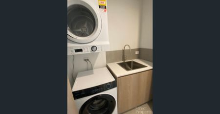 STYLISH 1 BEDROOM GROUND FLOOR WATERFRONT APARTMENT - Photo 5