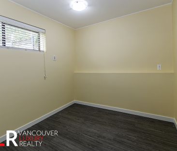 914 Strathaven Drive - Photo 2