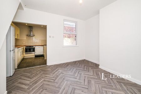 3 bedroom terraced house to rent - Photo 2