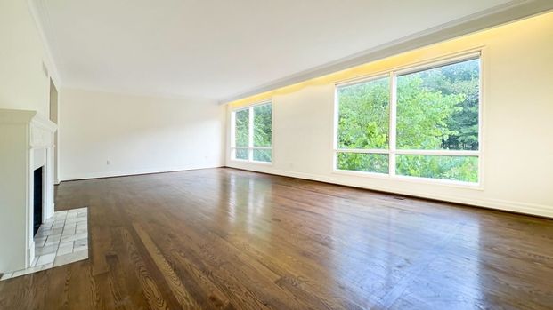 For Lease - 19 Chieftain Crescent, Toronto, Ontario - Photo 1