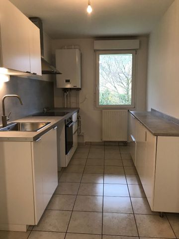 Location Appartement 4 pièces 88m² BESANCON 25000 - Photo 2