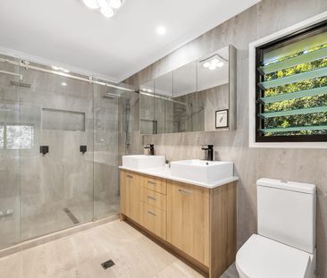 Beautiful Family Home with Pool, Shed and Privacy - Photo 5