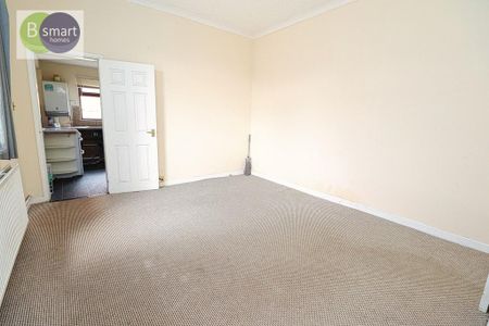 2 bedroom end of terrace house to rent - Photo 4